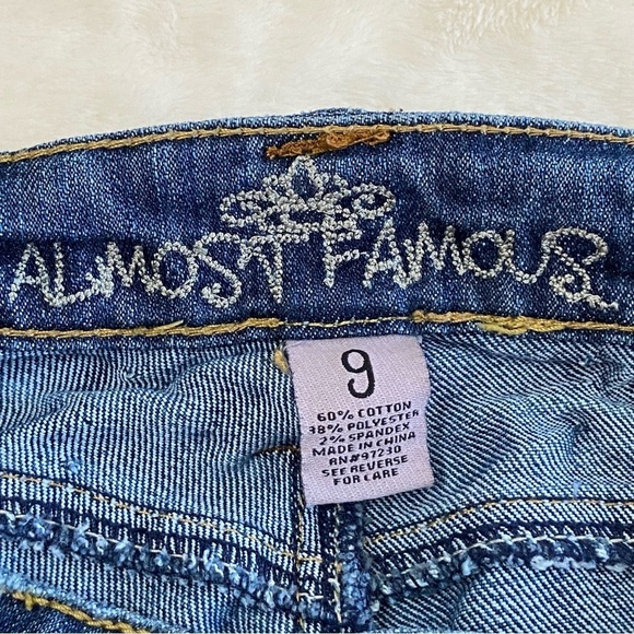 ALMOST FAMOUS / Dark Washed Factory Distressing Boot Cut Mid Rise Jeans Size 9 - Picture 3 of 11